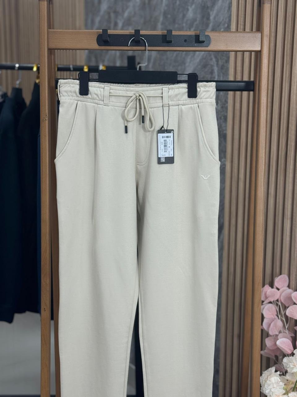 Pantalon sport chic ea